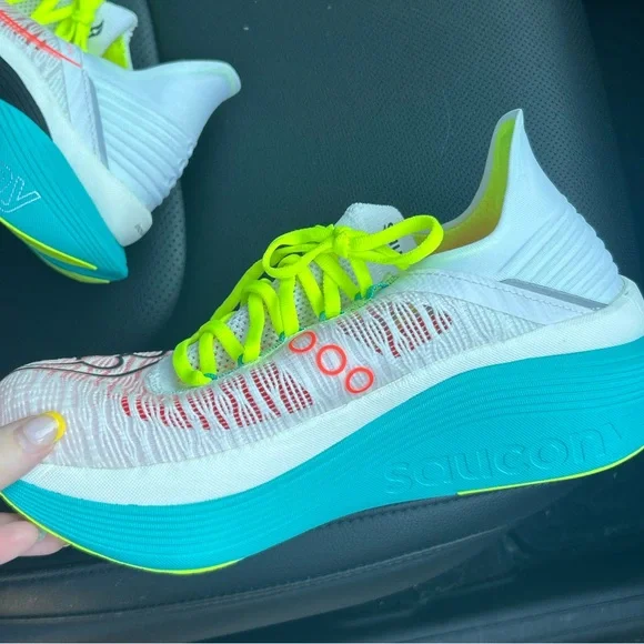 Saucony Women's Athletic Shoes -  worn once. Unisex fit like a 7.5-8 in women - Picture 2 of 2